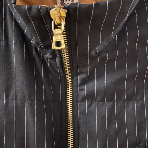 Anne Klein ~ Black with white Pinstripes Vest ~ Caramel colored lining~ size M - Picture 3 of 12